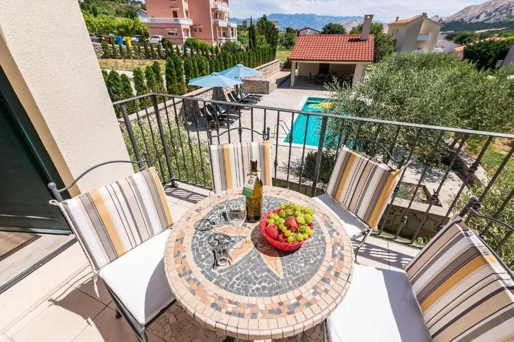 Guest house Apartments Garden Jurandvor